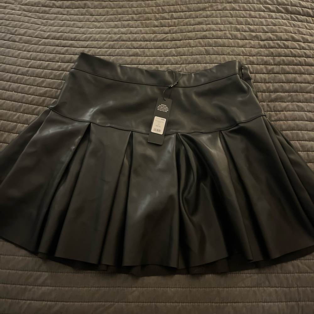 Fashion Nova Black Skater Skirt